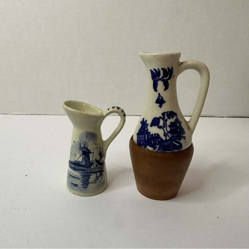 Hakusan Willow Pattern Japanese Oil(or vinegar) pitcher